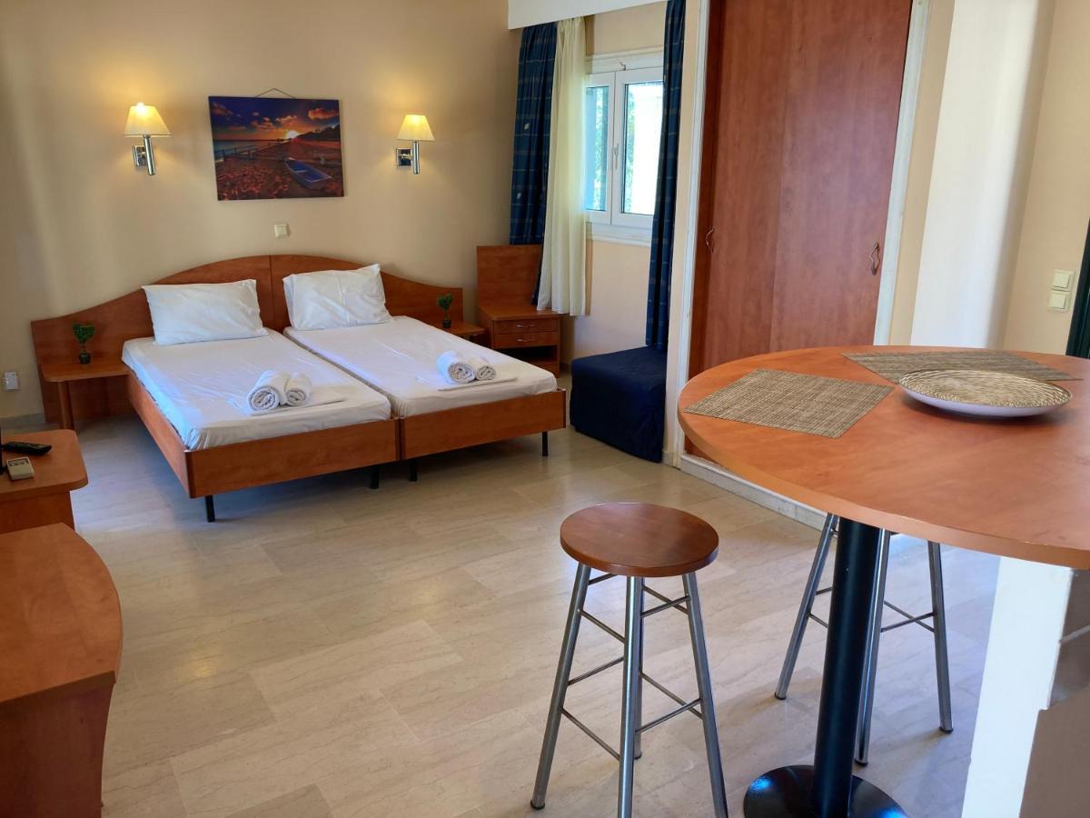 Aliki's Comfortable Holiday Apartments-great Location